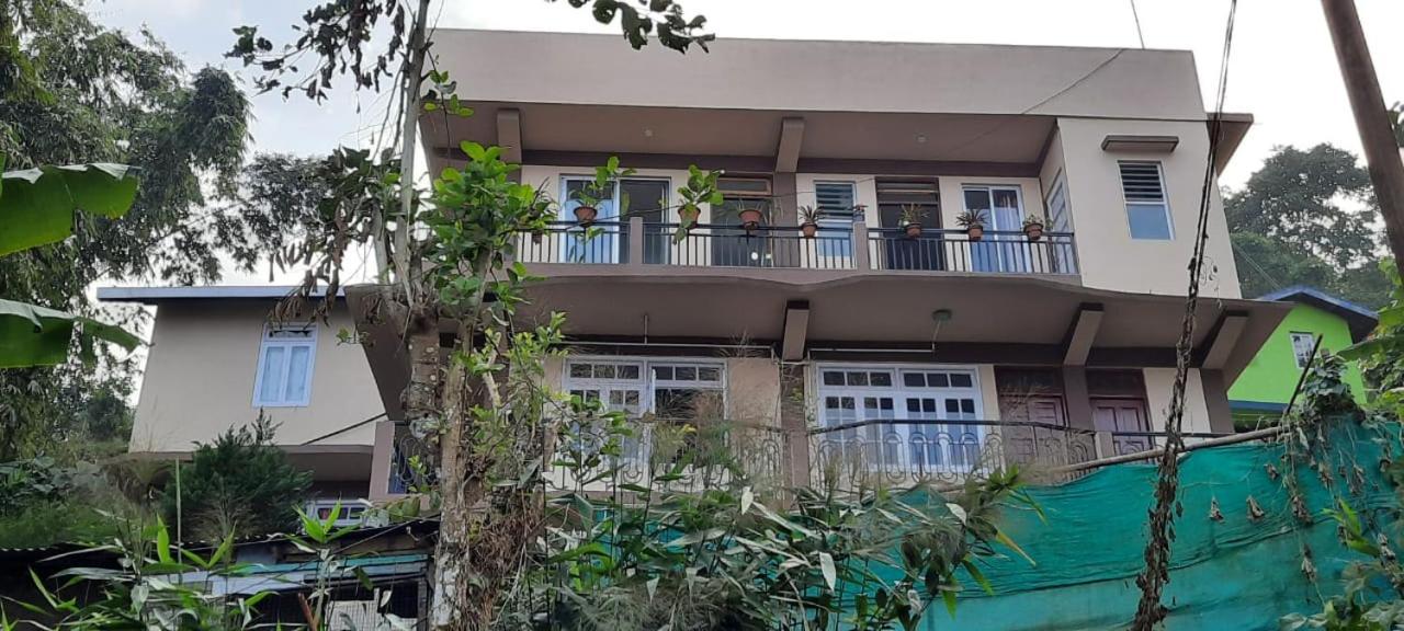 Seven Hills Homestay カリンポン エクステリア 写真