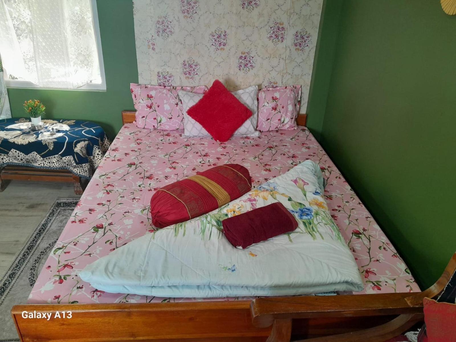 Seven Hills Homestay カリンポン エクステリア 写真