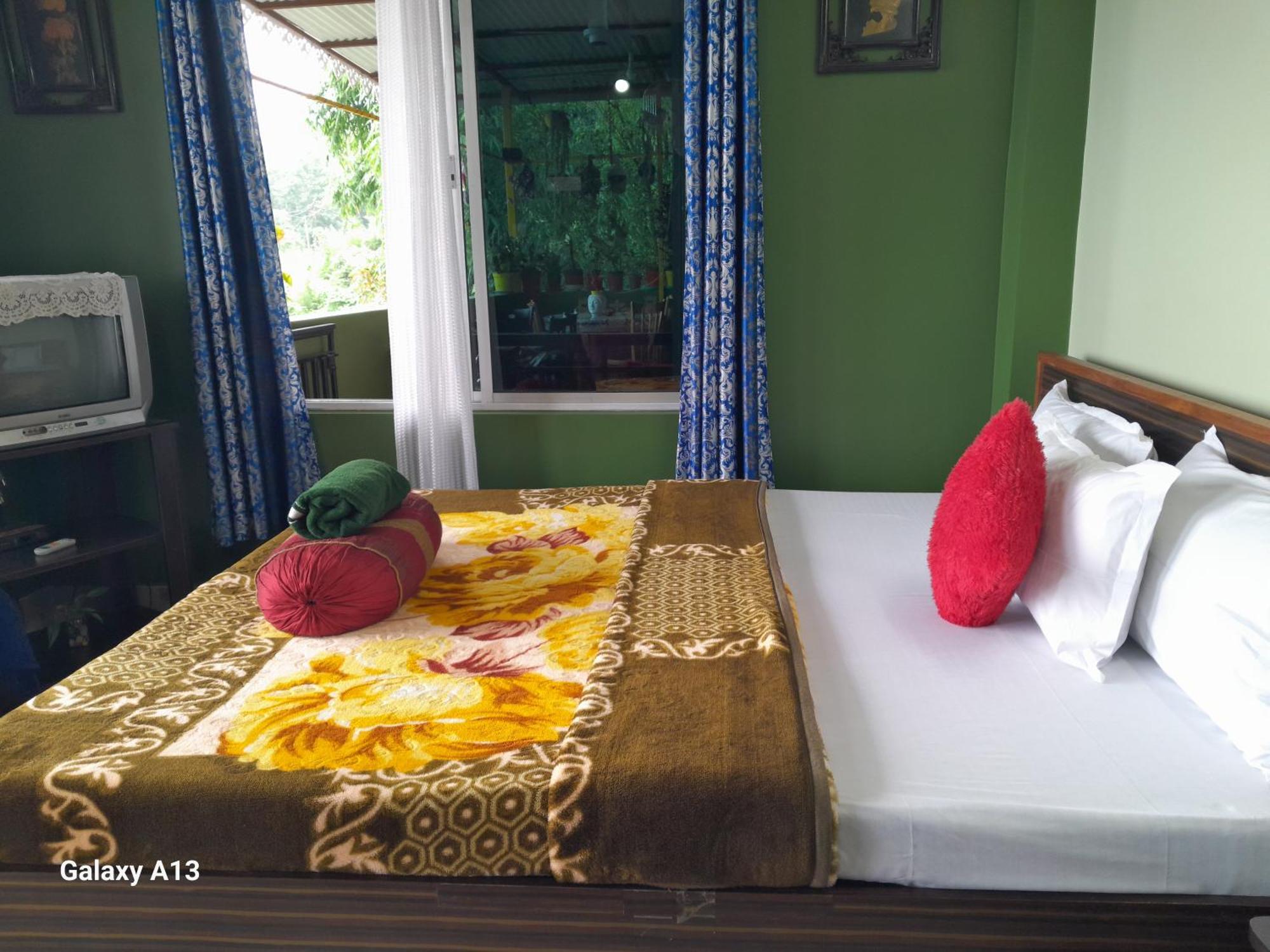 Seven Hills Homestay カリンポン エクステリア 写真