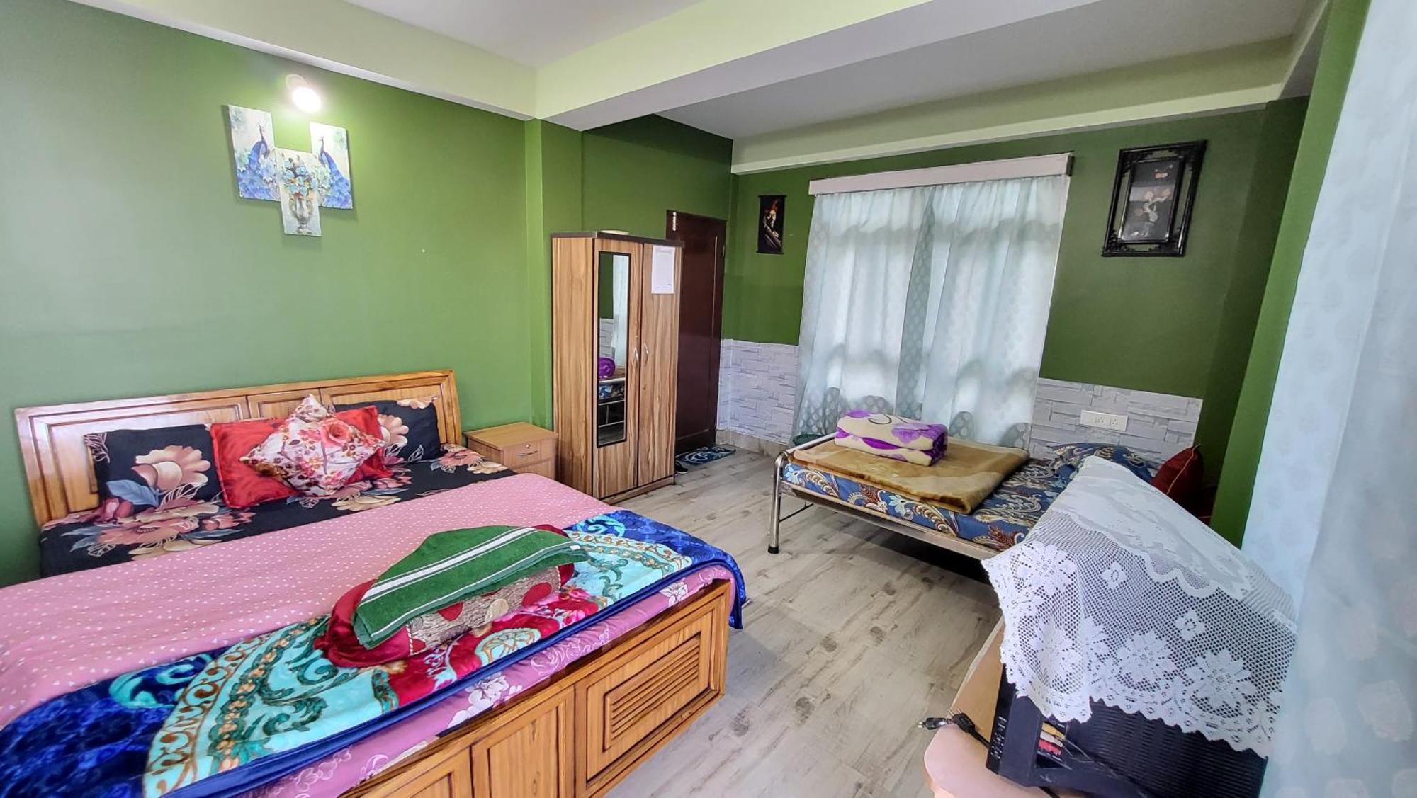Seven Hills Homestay カリンポン エクステリア 写真
