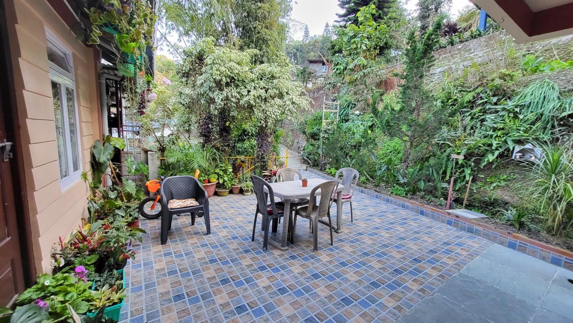 Seven Hills Homestay カリンポン エクステリア 写真