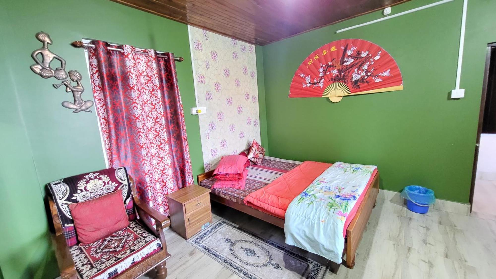 Seven Hills Homestay カリンポン エクステリア 写真
