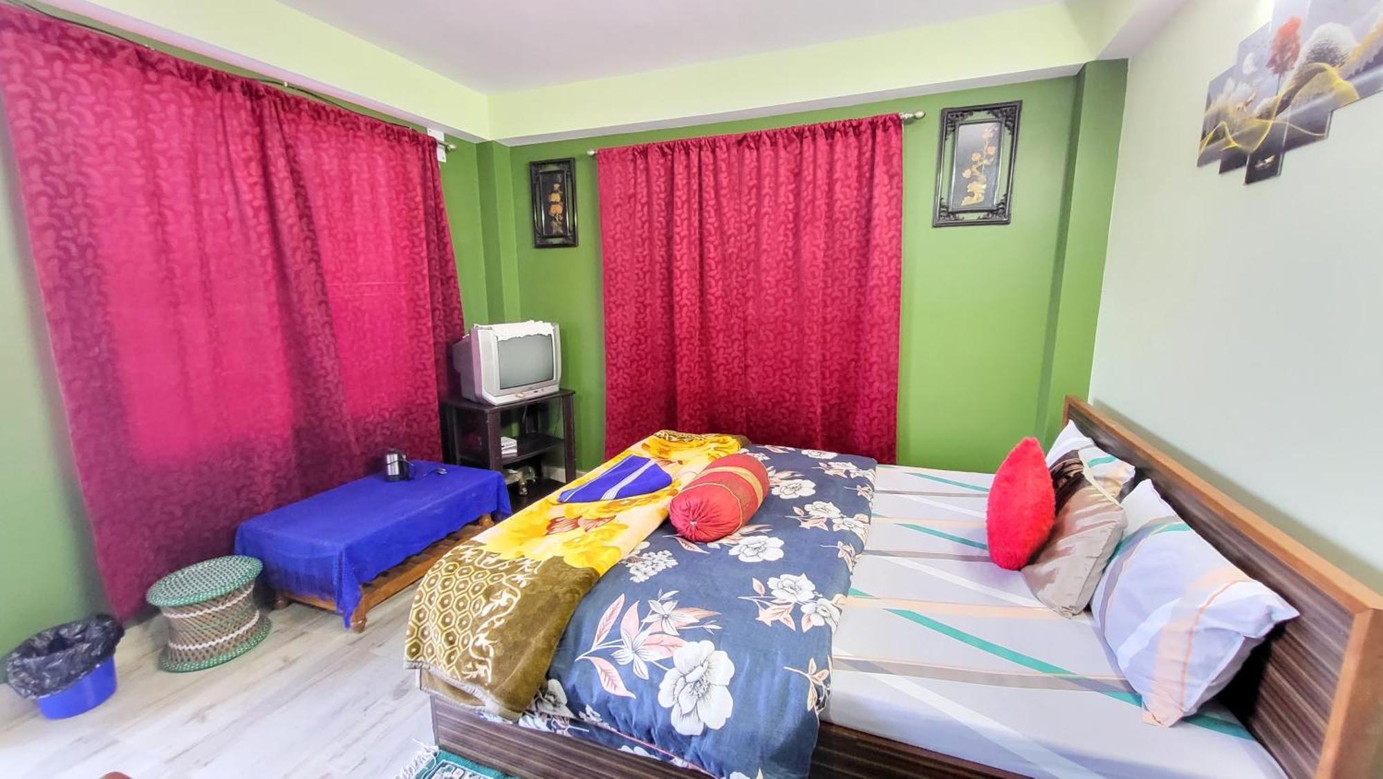 Seven Hills Homestay カリンポン エクステリア 写真